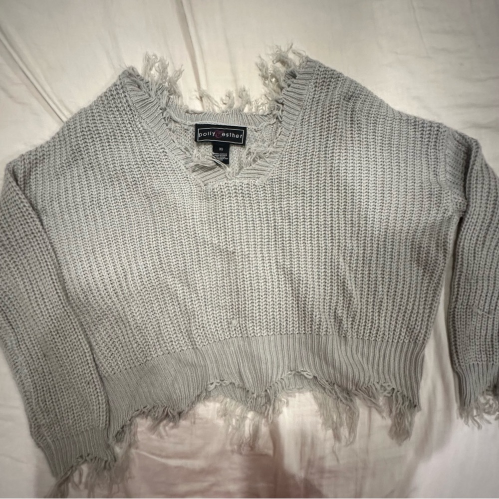 Frayed V neck Sweater